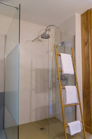 Habitación doble (Bougainvillier) | Regadera en el baño