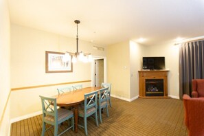 Dining - Mountain Run at Boyne™ - 3 Bedroom Combined (Boyne Falls)