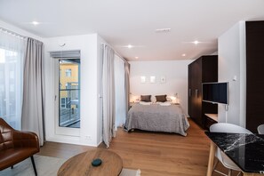 Deluxe Studio | Living area | Flat-screen TV - Apartment K30 (Reykjavik)