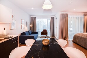 Deluxe Studio | Living room | Flat-screen TV - Apartment K30 (Reykjavik)