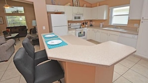 Coffee/tea maker, fridge, microwave, oven - 6 Bedroom Luxury Pool & Spa Home Just 8 Miles To Disney (Kissimmee)