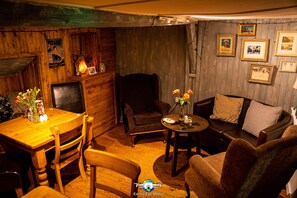 Lunch and dinner served - The Bear Inn (Llandovery)