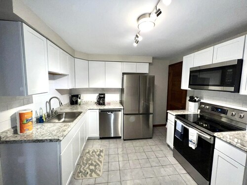 Vintage cute house 5 min from the beautiful Falls!