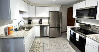 Vintage cute house 5 min from the beautiful Falls!