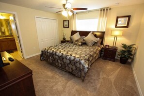House | 4 bedrooms, desk, free WiFi - Fantastic 4 Bedroom 3 Bath Town Home With Private Pool (Kissimmee)