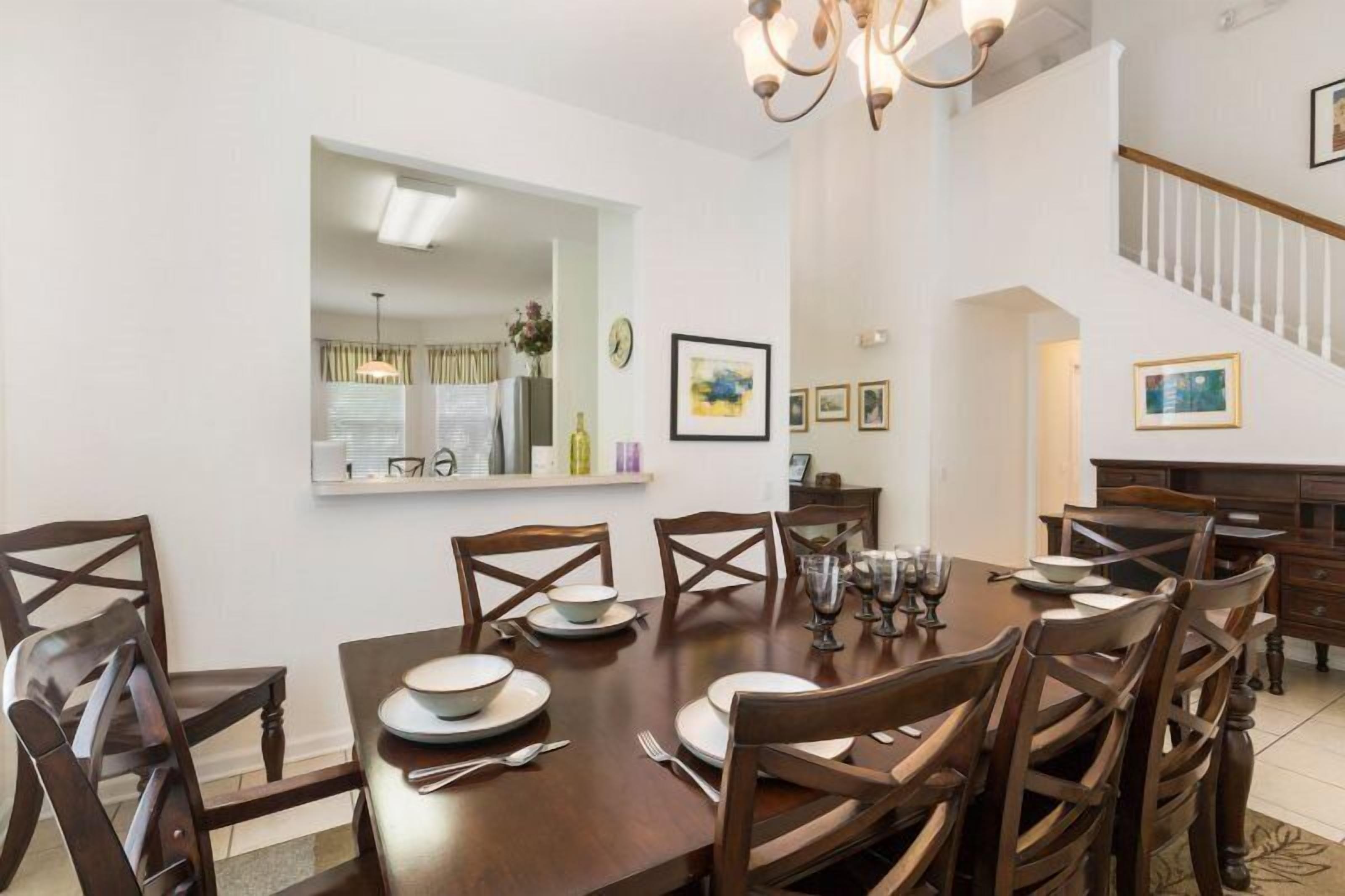 House | Private kitchen | Fridge, microwave, oven, stovetop