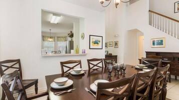 House | Private kitchen | Fridge, microwave, oven, stovetop