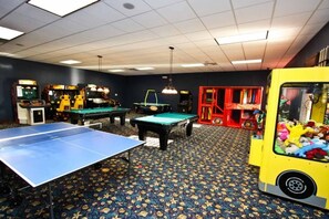 House | Game room