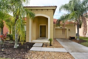 Exterior - Beautiful 4 Bedroom Bella Vida Resort Vacation Villa in Kissimmee (Kissimmee)