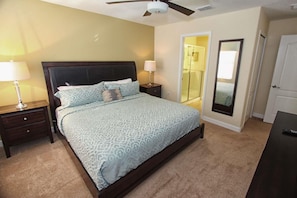 House | 9 bedrooms, desk, travel crib, free WiFi - Gorgeous 9 Bedroom Pool Home Sleeps up to 24 People (Davenport)