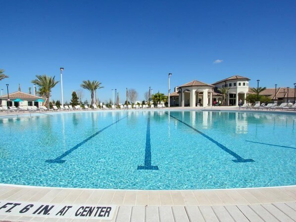 House | Pool | Outdoor pool - Awesome 4 Bedroom 3 Bath Pool Home in Champions Gate (Davenport)
