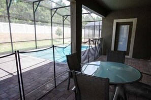 House | 4 bedrooms, desk, travel cot, free WiFi - Awesome 4 Bedroom 3 Bath Pool Home in Champions Gate (Davenport)