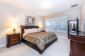 5 bedrooms, desk, travel crib, free WiFi