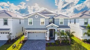 House | Exterior - Fabulous 8 Bed Championsgate Golf Resort Pool Home (Davenport)