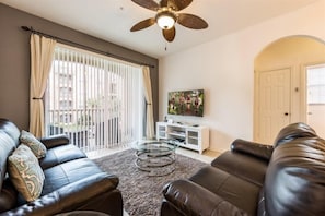 TV, DVD player - Beautiful 3 Bed 2 Bath Condo In Windsor Hills Resort (Kissimmee)