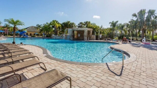 Hus | Pool