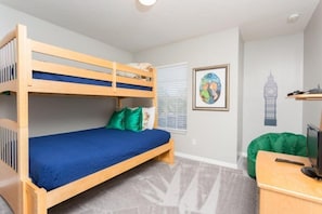 4 bedrooms, desk, iron/ironing board, travel cot