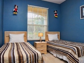 3 bedrooms, desk, travel cot, free WiFi