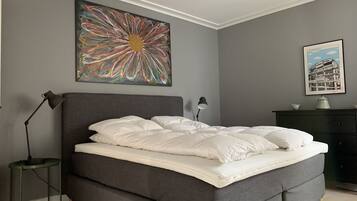 2 bedrooms, iron/ironing board, travel crib, free WiFi