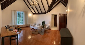 Aster Suite | Living area - Green Acres Fraser's Hill (Raub)