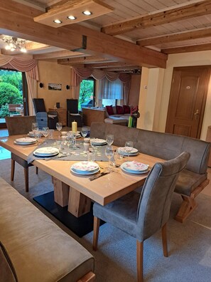 Dining - Speckbichlhaus 203 sqm balcony, 4 bedrooms, living room, kitchen, max. 8 persons (Ruhpolding)