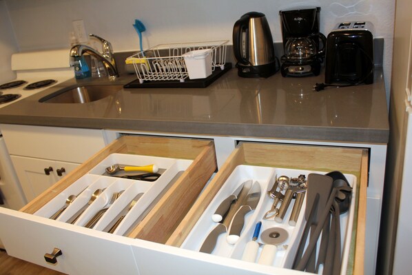 Shared fridge, microwave, eco-friendly cleaning products