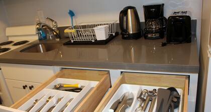 Rainier Guesthouse (Walk to Metro)