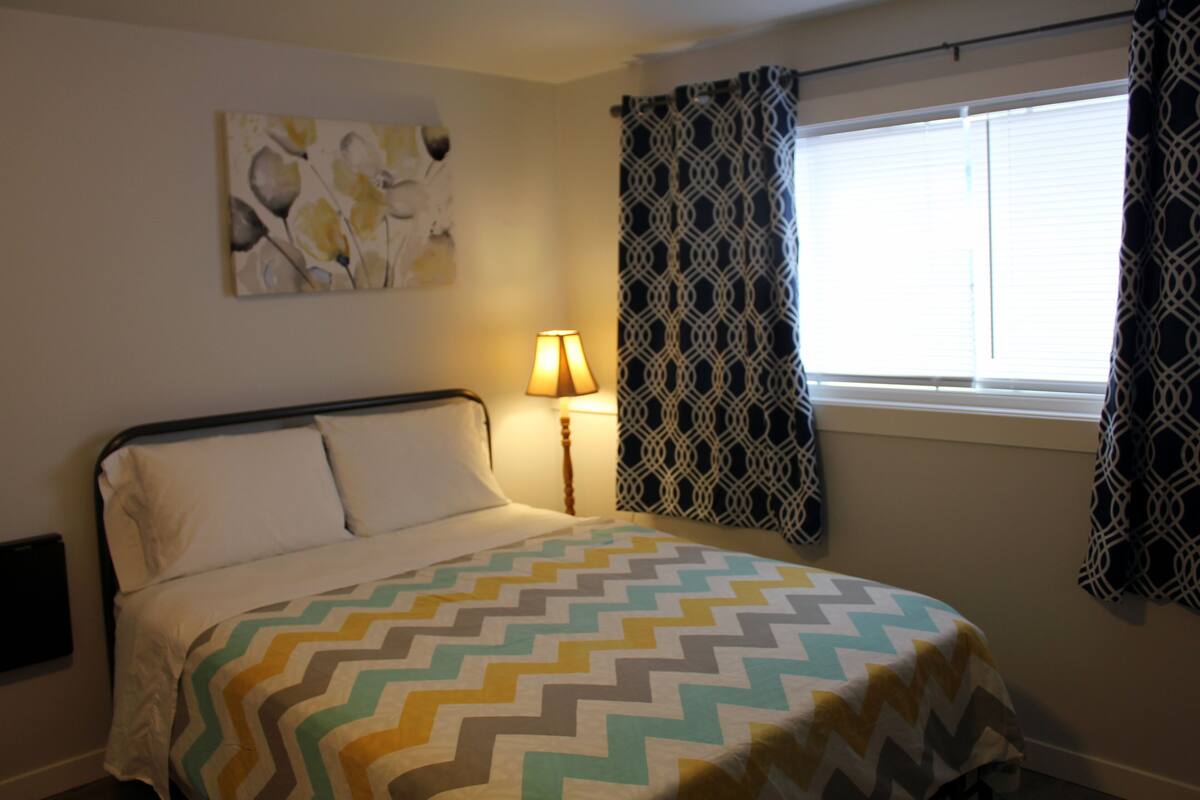 Comfort Quadruple Room | Gebar bulu kapas, meja, ruang kerja komputer riba 