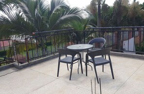 Terrace/patio - Kitojo Guest Cottages (Fort Portal)