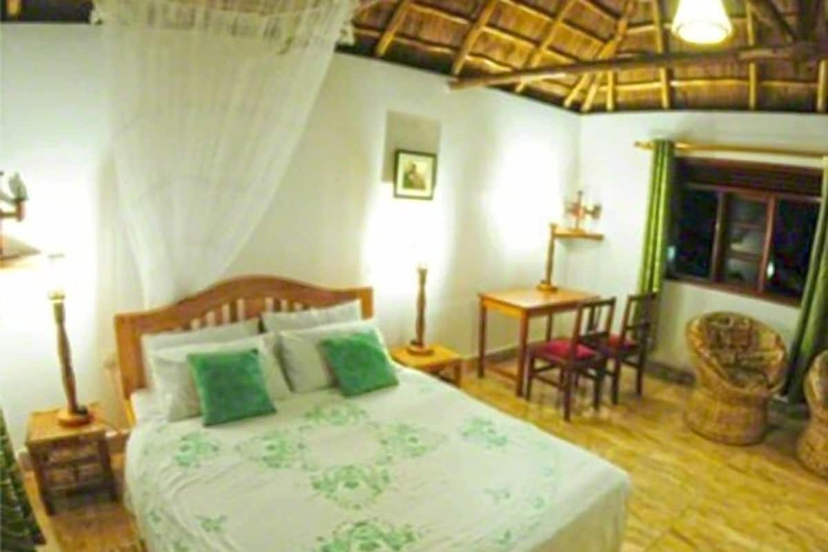 Cottage, 1 Single Bed | 1 bedroom, in-room safe, iron/ironing board, free WiFi