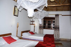 1 bedroom, in-room safe, iron/ironing board, free WiFi