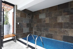 Bain à remous intérieur