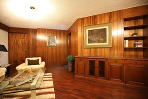 Rustic And Homy 16th Floor Flat In Miraflores | Living area | TV