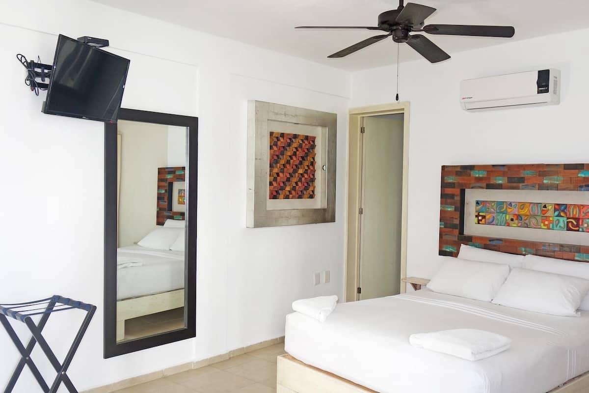 1 bedroom, hypo-allergenic bedding, individually decorated, free WiFi