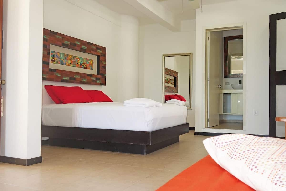 1 bedroom, hypo-allergenic bedding, individually decorated, free WiFi