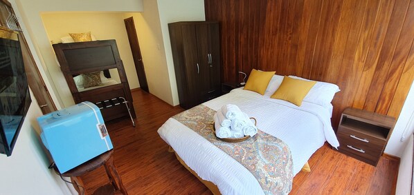 Iron/ironing board, free WiFi, bed sheets