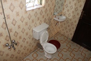 经典客房 | 浴室 | 淋浴设施、毛巾