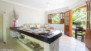 Fridge, microwave, oven, toaster - Residencial Maria Pitanga (Porto Seguro)
