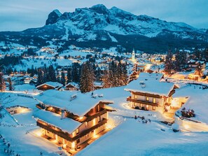 Exterior - CHALET CORTINA 2 - Six Bedroom Chalet, Sleeps 12 (Cortina d'Ampezzo)