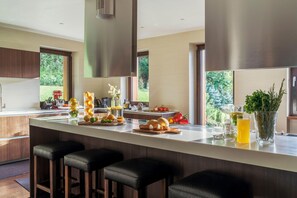 Dining - CHALET CORTINA 2 - Six Bedroom Chalet, Sleeps 12 (Cortina d'Ampezzo)