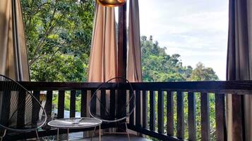 Honeymoon Tent | Terrace/patio