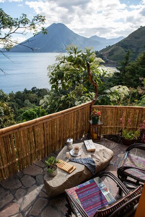 Barraca luxo, banheiro privativo, vista para o lago | Terraço/pátio