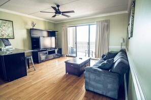 Smart TV - Water Street Retreat 08 (Wilmington)