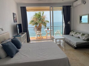 Coffres-forts dans les chambres, fer et planche à repasser