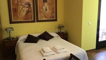 6 slaapkamers, een strijkplank/strijkijzer, gratis wifi, beddengoed