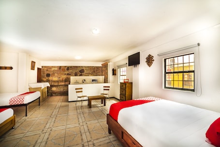 Family Triple Room, Microwave, Ground Floor | 1 bedroom, hypo-allergenic bedding, free WiFi, bed sheets