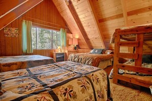 House, Multiple Beds (Classic Tahoe Bunkhouse Style Cabin #)