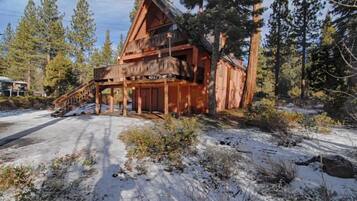 House, Multiple Beds (Classic Tahoe Bunkhouse Style Cabin #) | Exterior