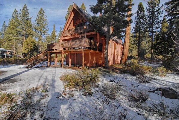 House, Multiple Beds (Classic Tahoe Bunkhouse Style Cabin #) | Exterior