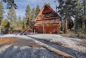 House, Multiple Beds (Classic Tahoe Bunkhouse Style Cabin #) | Exterior